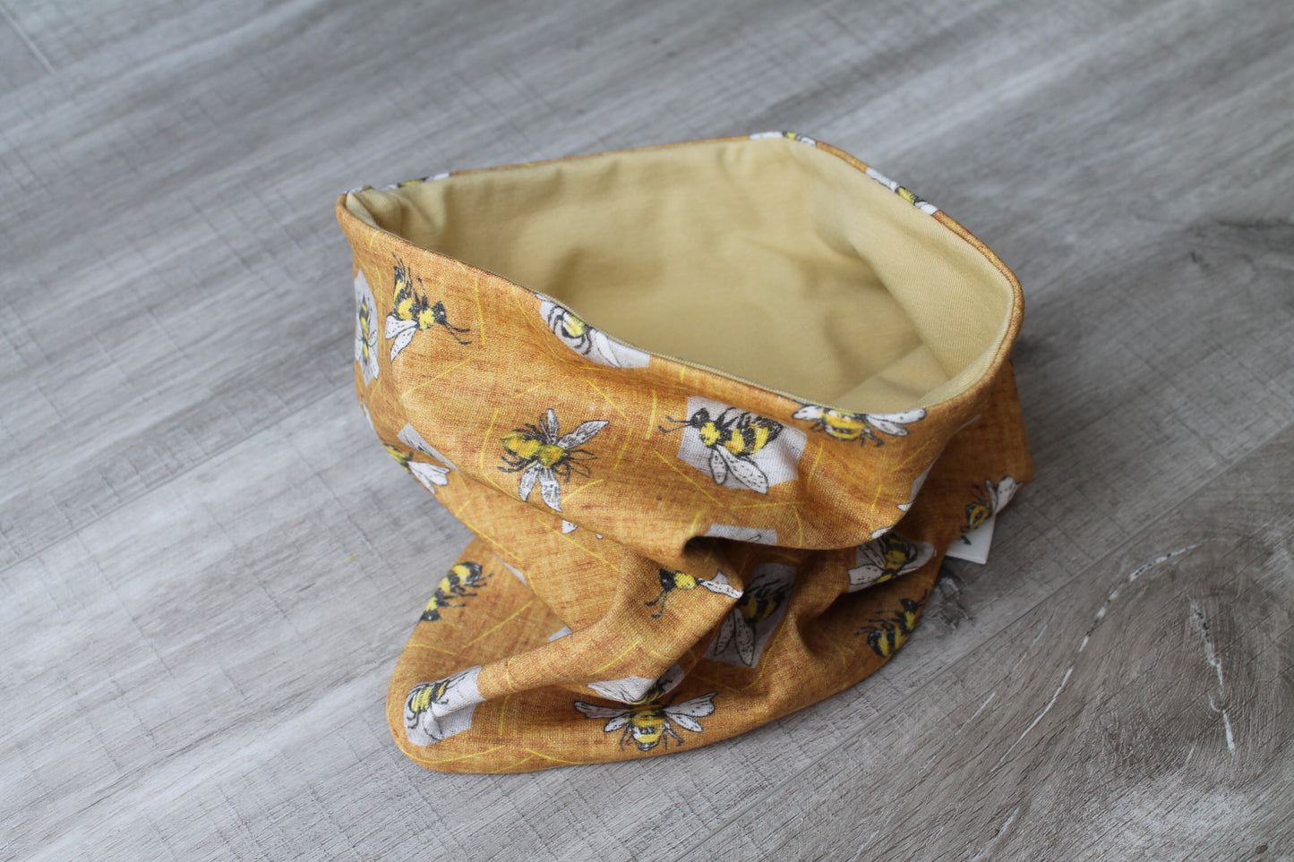 Ditsy Bee Snood