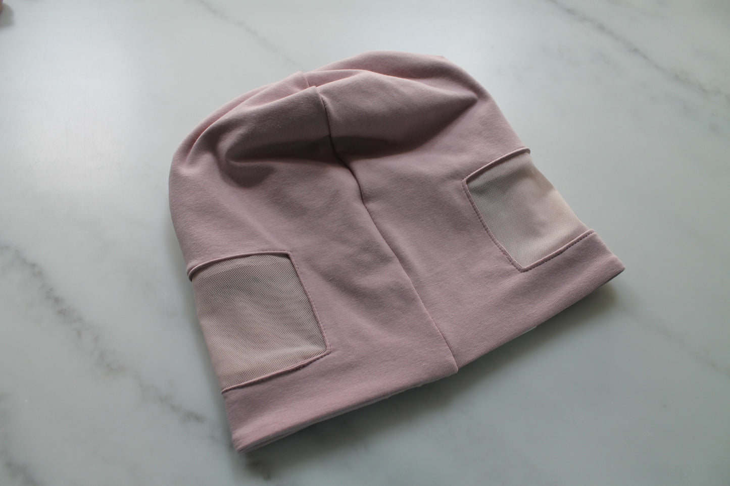 Gorro Beanie de color sólido para implante coclear/audífono