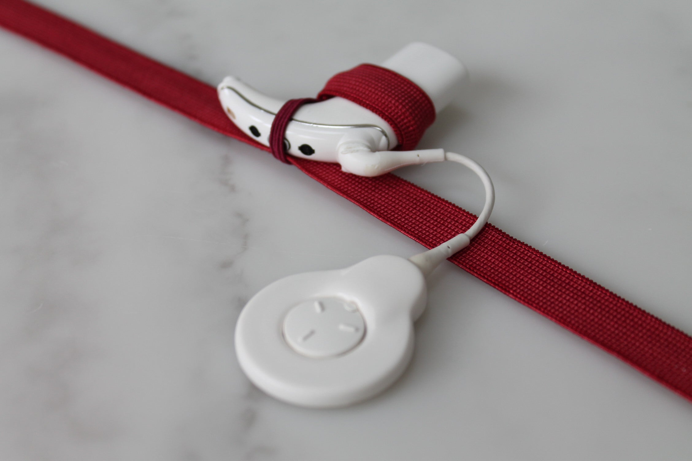 Non slip elastic headbands for cochlear implants