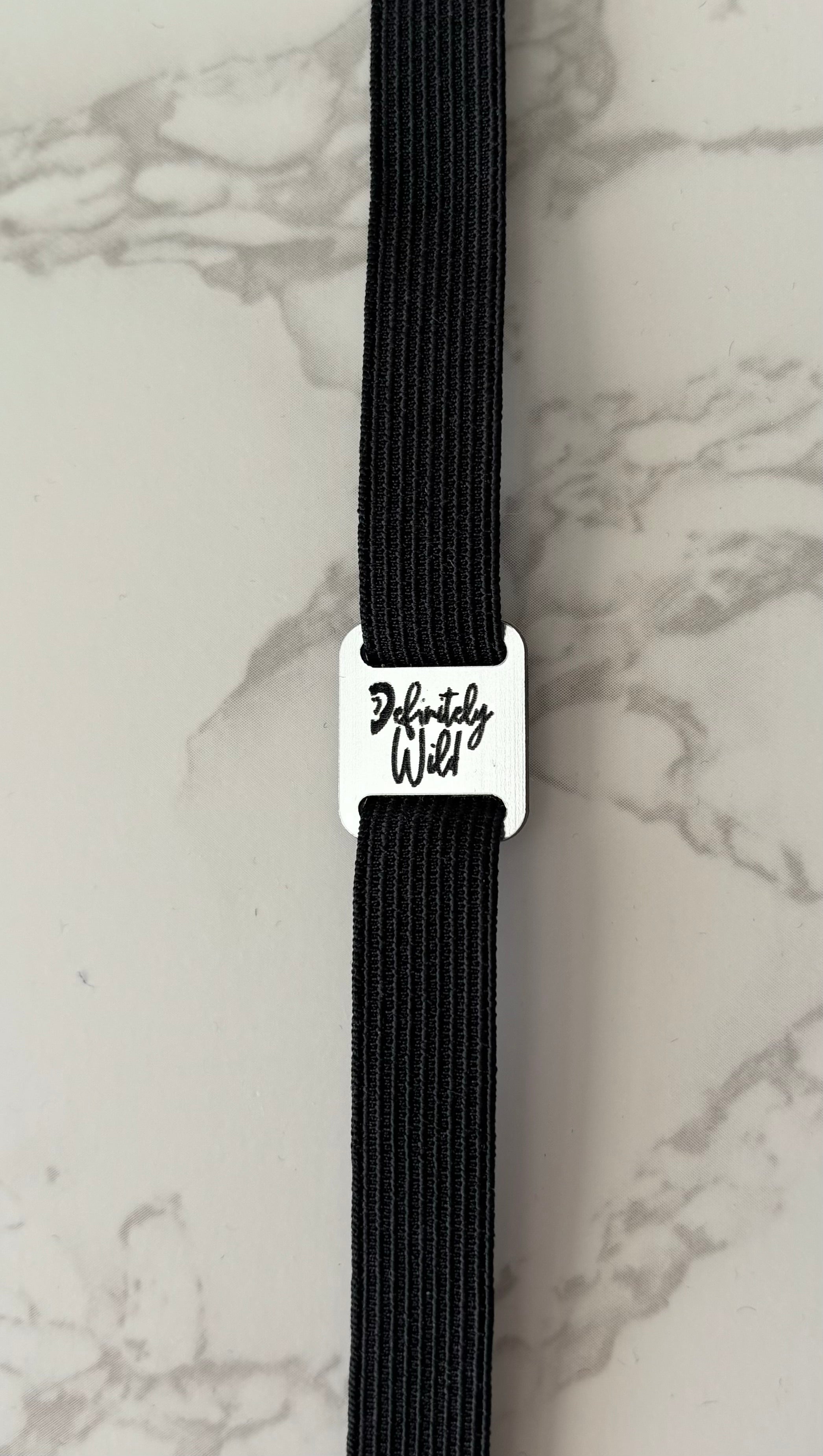 Diadema elástica para implante coclear