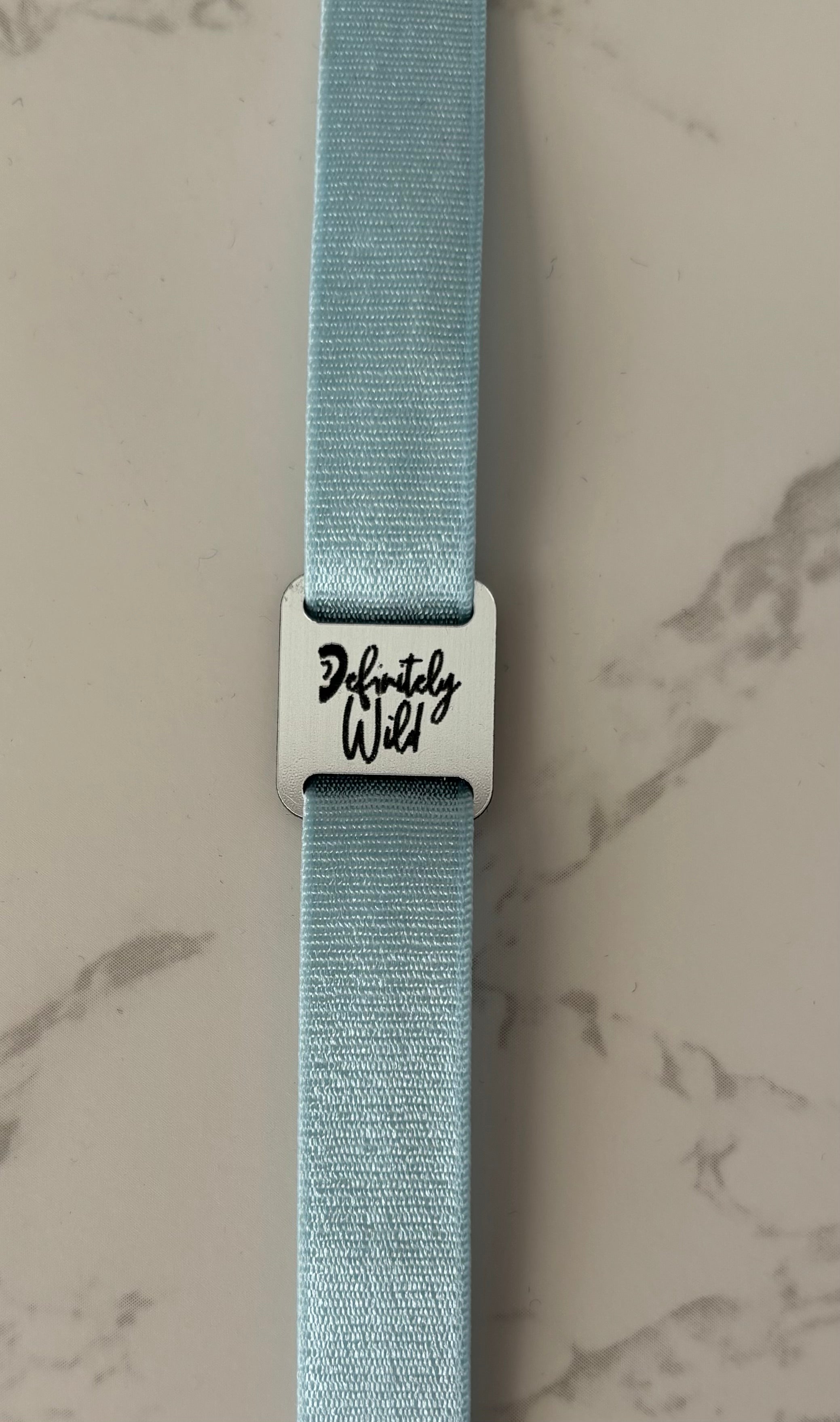 Diadema elástica para implante coclear