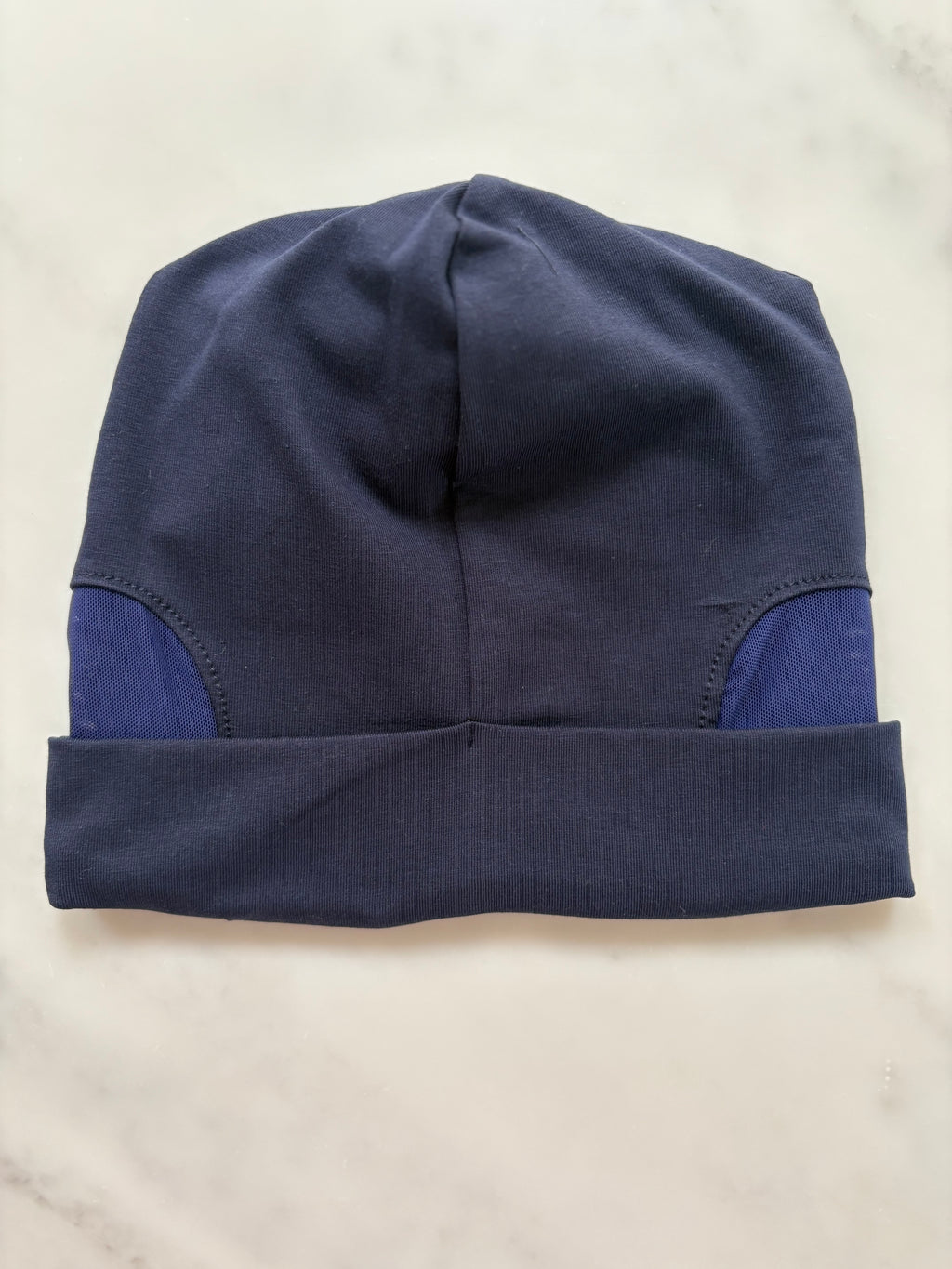 Gorro Beanie de color sólido para implante coclear/audífono