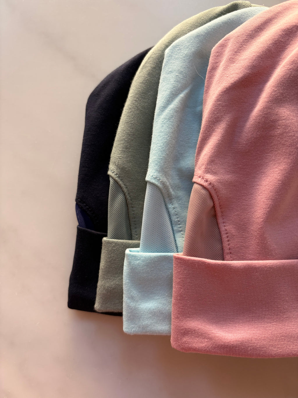 Gorro Beanie de color sólido para implante coclear/audífono