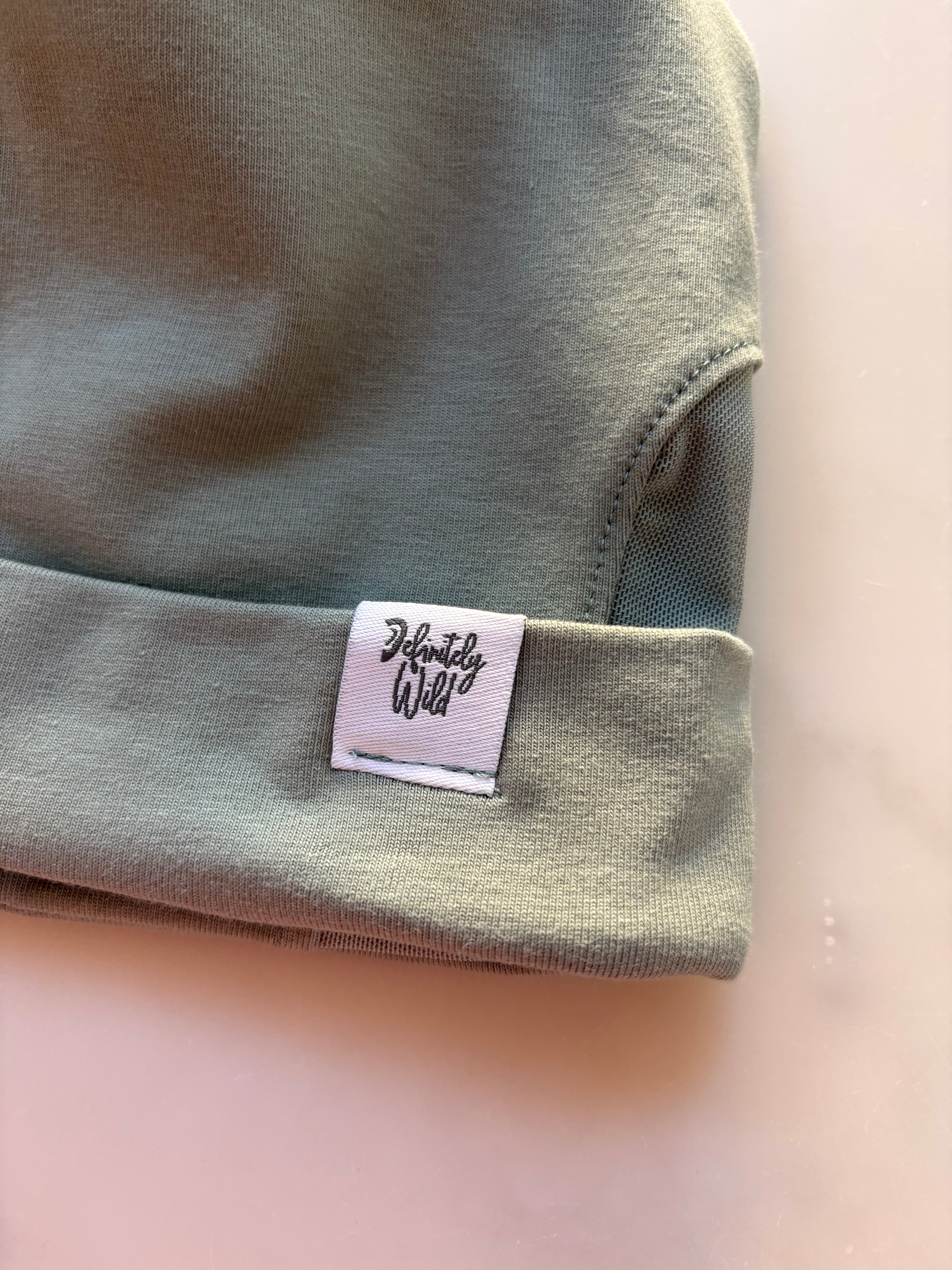 Gorro Beanie de color sólido para implante coclear/audífono